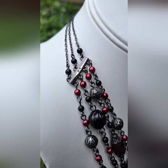 Avon 2006 Black Red Beaded Multi-Strand Rose Necklace - Picture 10 of 17